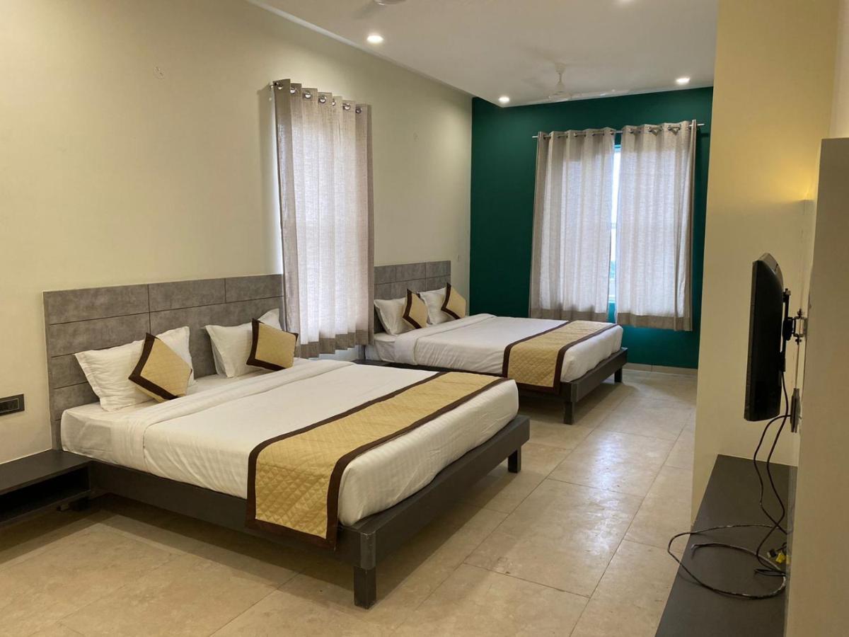 The Sarbati Palace Hotel Shāhpura Eksteriør billede