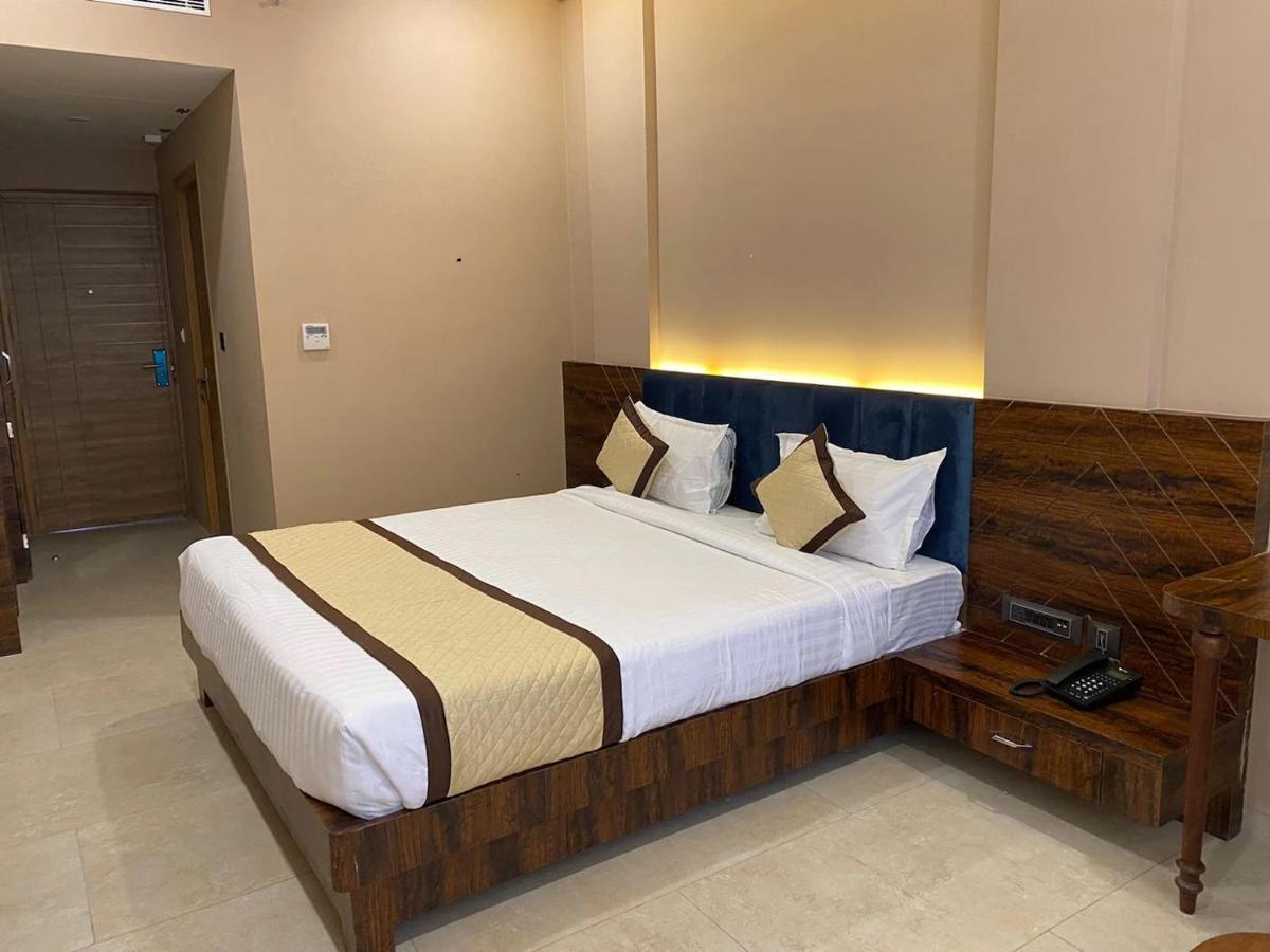 The Sarbati Palace Hotel Shāhpura Eksteriør billede